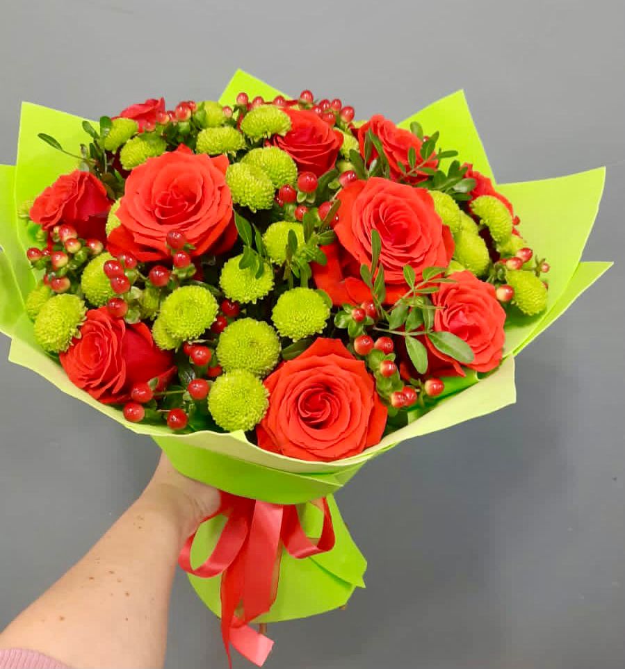 Букет цветов из: Хризантемы и Розы в Старом Крыму