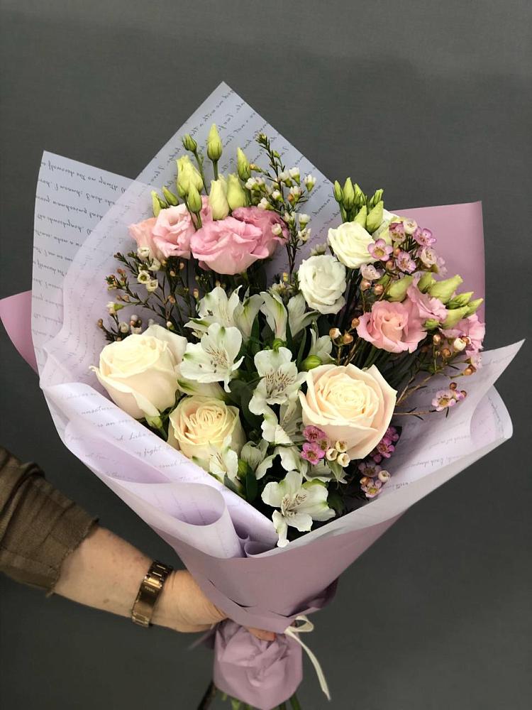 Букет цветов из: Альстромерии, Розы и Лизиантусы в Старом Крыму