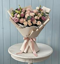 Букет цветов из:  Розы и Лизиантусы в Старом Крыму
