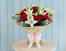 Букет цветов из:  Лилии и Розы в Старом Крыму
