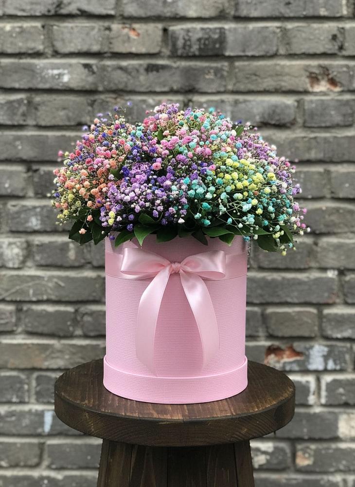 Цветочная композиция из Гипсофила и Розы в шляпной коробке в Старом Крыму