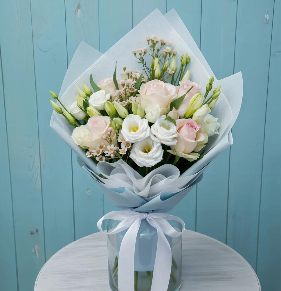 Букет цветов из: Розы и Лизиантусы в Старом Крыму