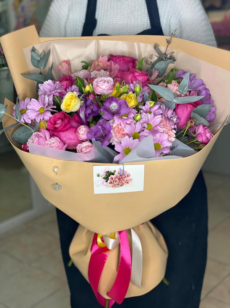 Букет цветов из: Хризантемы, Гвоздики и Альстромерии в Старом Крыму