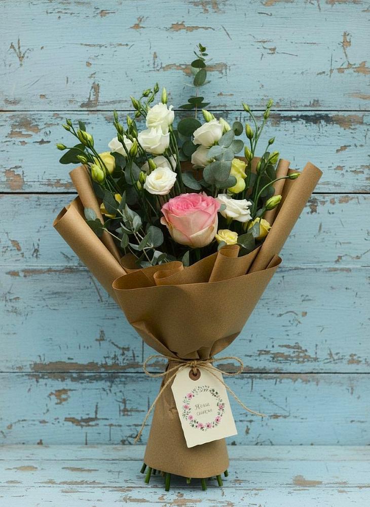 Букет цветов из: Розы и Лизиантусы в Старом Крыму