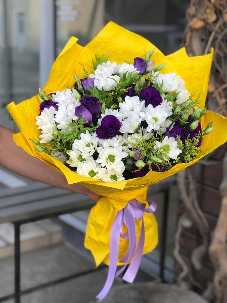 Букет цветов из: Ирисы, Хризантемы и Ромашки в Старом Крыму