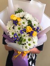 Букет цветов из:  Ирисы, Хризантемы и Розы #REPLACE_PRED# Старом Крыму