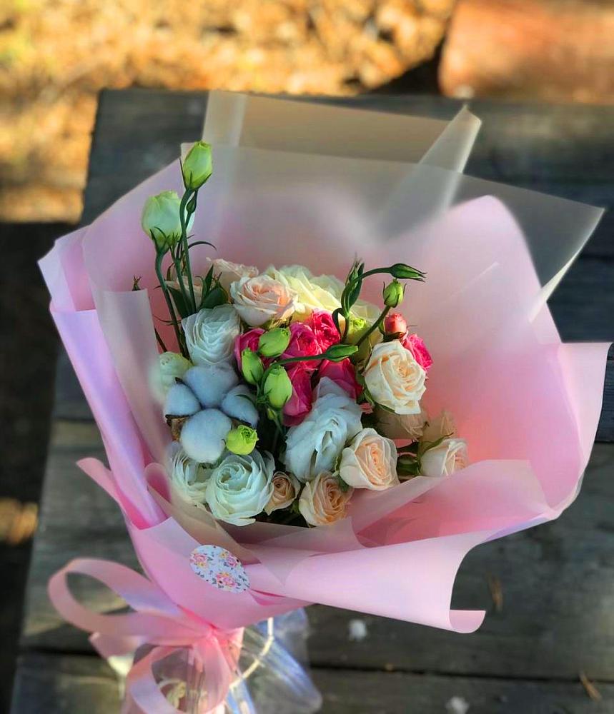 Букет цветов из: Розы и Лизиантусы в Старом Крыму