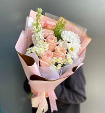 Букет цветов из:  Хризантемы и Розы в Старом Крыму