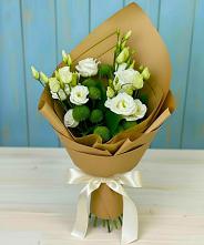 Букет цветов из:  Хризантемы и Лизиантусы в Старом Крыму