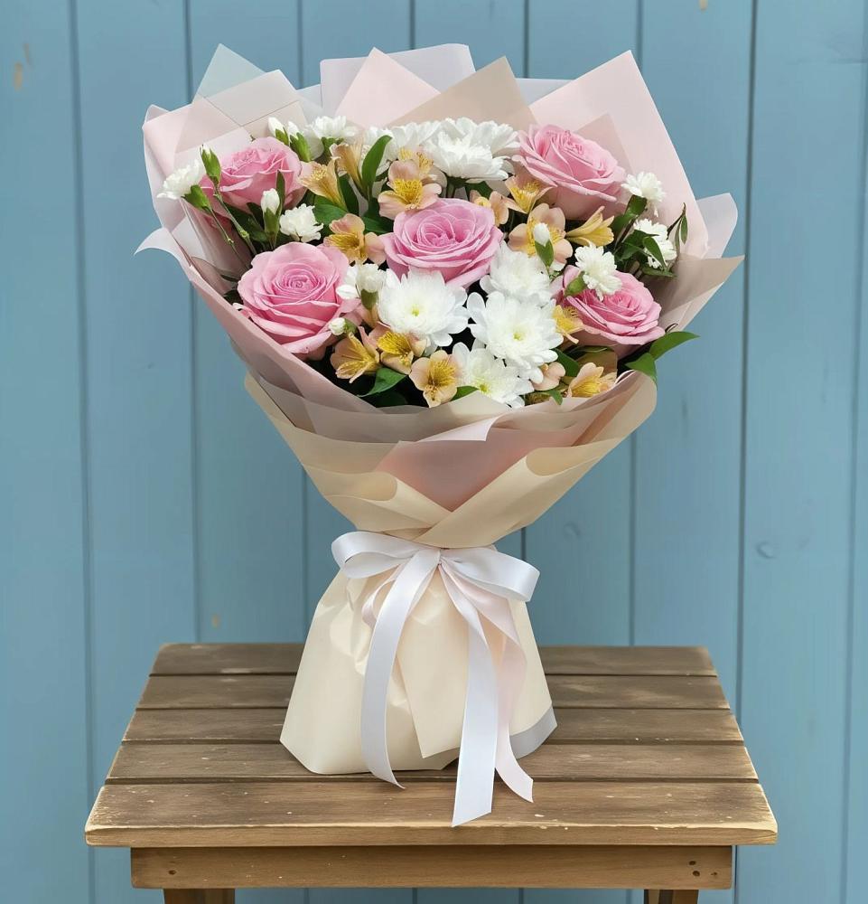 Букет цветов из: Гвоздики, Орхидеи и Розы в Старом Крыму