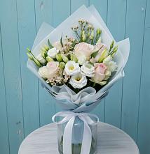 Букет цветов из:  Розы и Лизиантусы в Старом Крыму