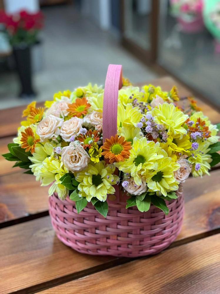 Цветочная композиция из Хризантемы и Розы в корзине в Старом Крыму