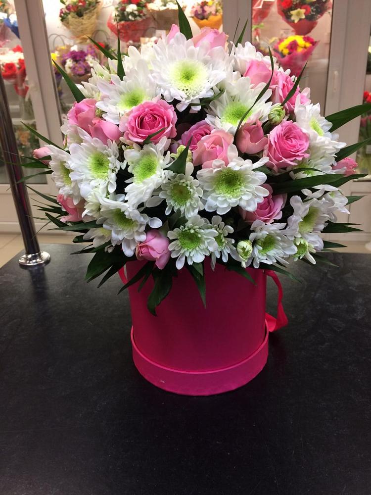 Цветочная композиция из Розы и Хризантемы в шляпной коробке в Старом Крыму