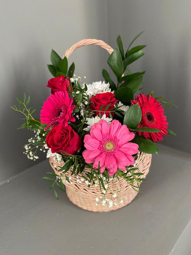 Цветочная композиция из Розы, Хризантемы и Герберы в корзине в Старом Крыму