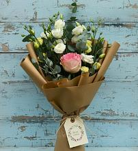Букет цветов из:  Розы и Лизиантусы в Старом Крыму
