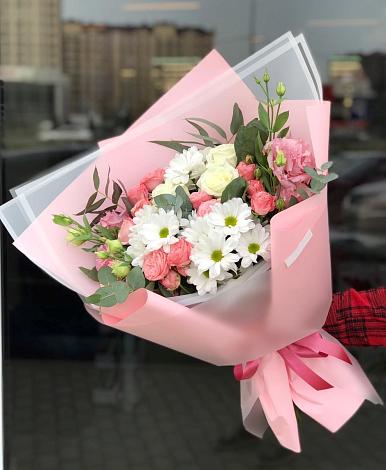 Букет цветов из: Розы, Лизиантусы и Хризантемы в Старом Крыму