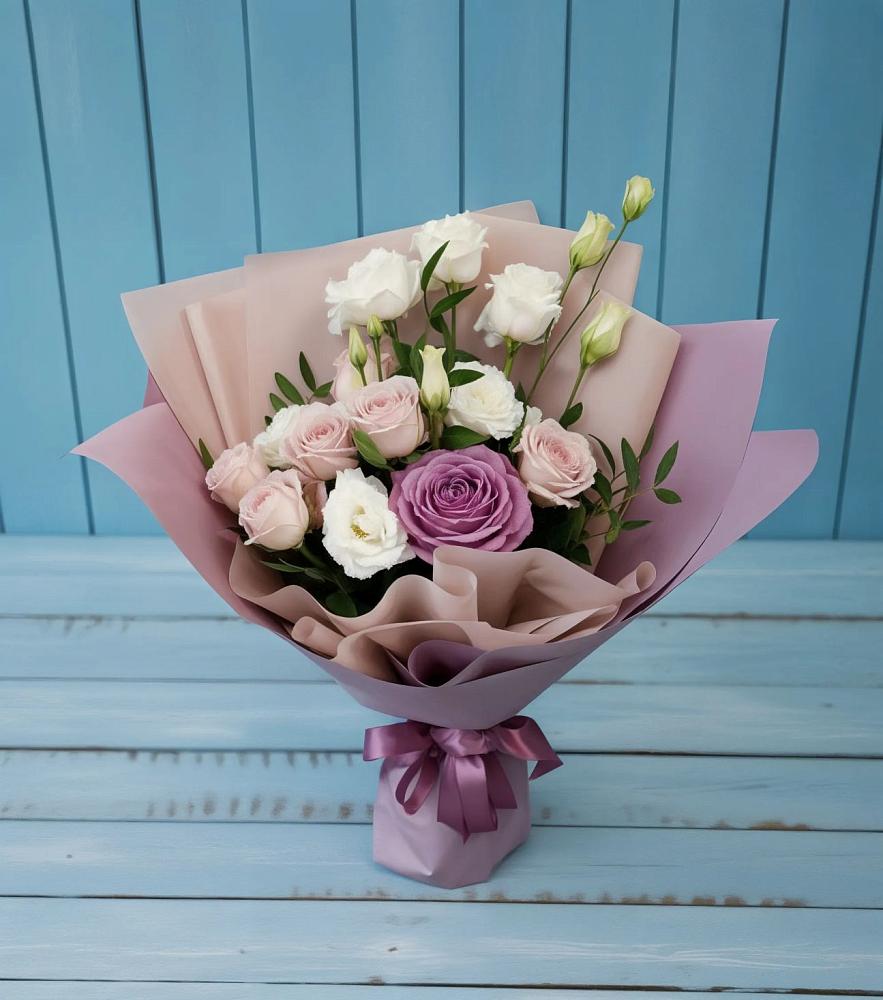 Букет цветов из: Розы и Лизиантусы в Старом Крыму